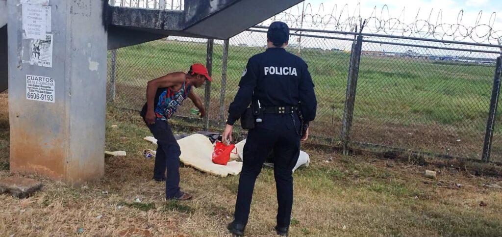 Recien nacida abandonada bajo puente peatonal. 4 WhatsApp Image 2023 01 09 at 12.45.03 PM