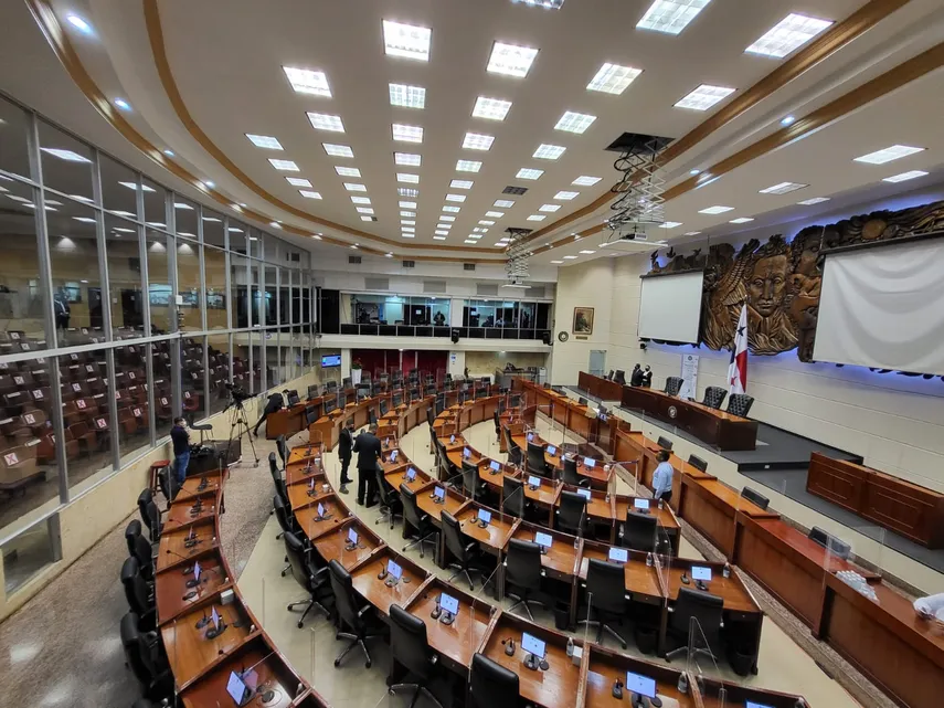 Adames cuestiona a la Corte Suprema y la Ley de Extinción de Dominio 2 pleno asamblea 02 enerojpeg