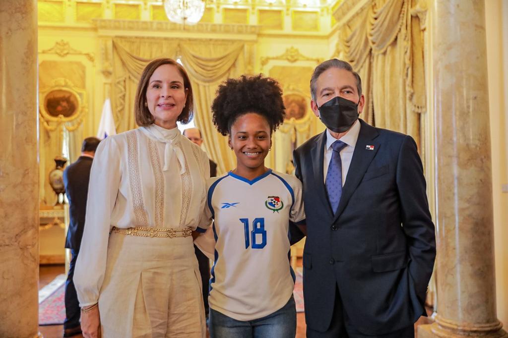 Gobierno Nacional agasaja a Selección Femenina de Fútbol en el día internacional de la mujer 2 WhatsApp Image 2023 03 08 at 1.39.18 PM 1