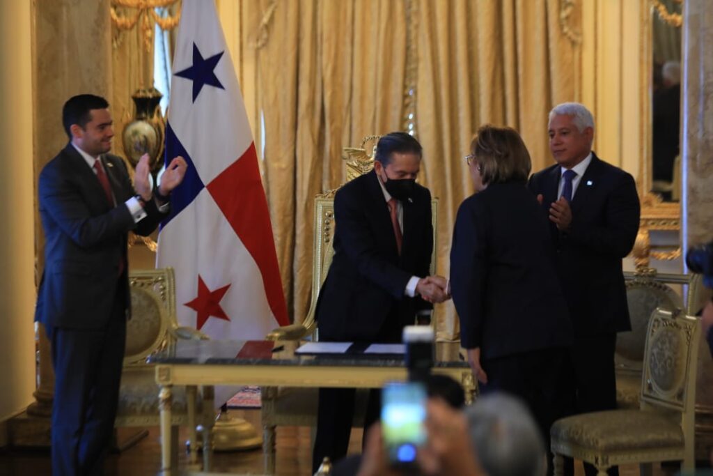 Presidente Cortizo Cohen posesiona a Juana Herrera Araúz como ministra de la Mujer 4 WhatsApp Image 2023 03 14 at 3.34.09 PM 1