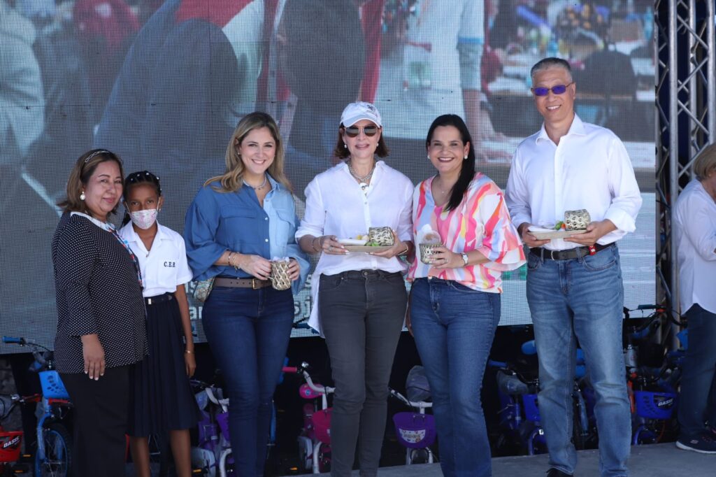 Primera Dama visita dos CAIPI y realiza gira de asistencia social en Bijagual de Antón 3 WhatsApp Image 2023 03 14 at 4.25.52 PM