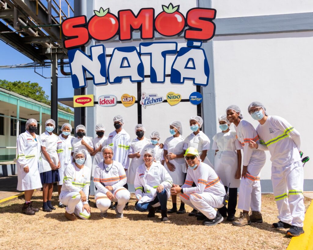 Nestlé conmemora el Día Mundial de Queso con la visita de 20 estudiantes a la fábrica de Natá 4 WhatsApp Image 2023 03 25 at 10.59.55 AM 1