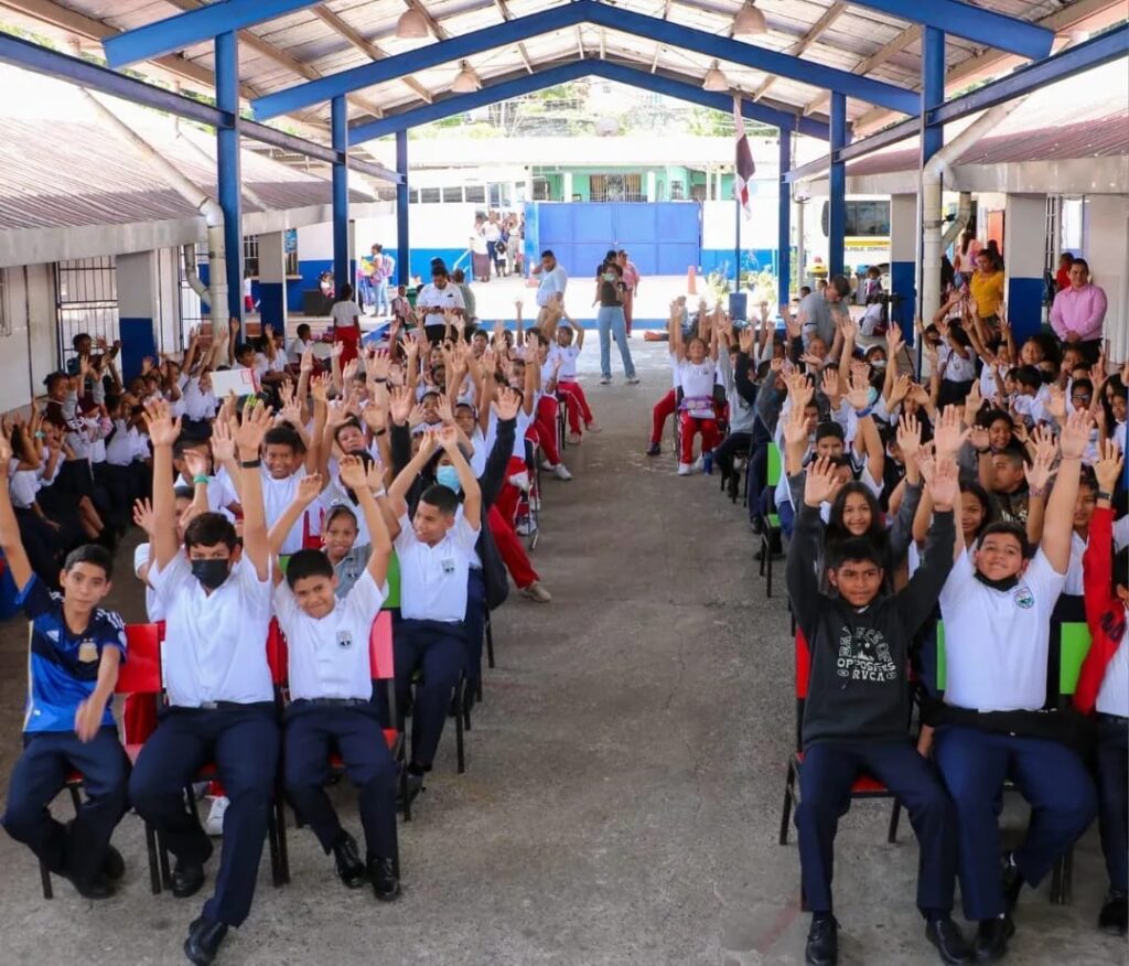 “Juntos aprendemos a cuidar y usar El Metro de todos " 2 WhatsApp Image 2023 04 23 at 11.13.16 AM 1