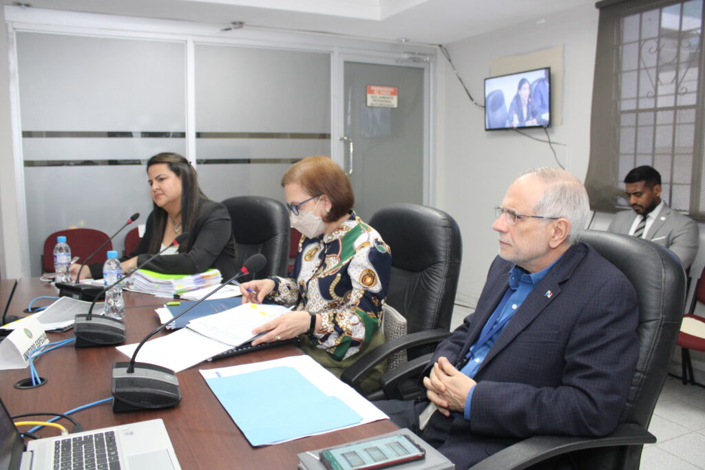 Comisión de Presupuesto de la Asamblea Nacional aprueba tres traslados de partida al MOP 4 9