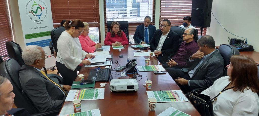 Coneaupa inicia acreditación de carreras universitarias en área de ciencias de la salud 2 Coneaupa 1 1024x461 1