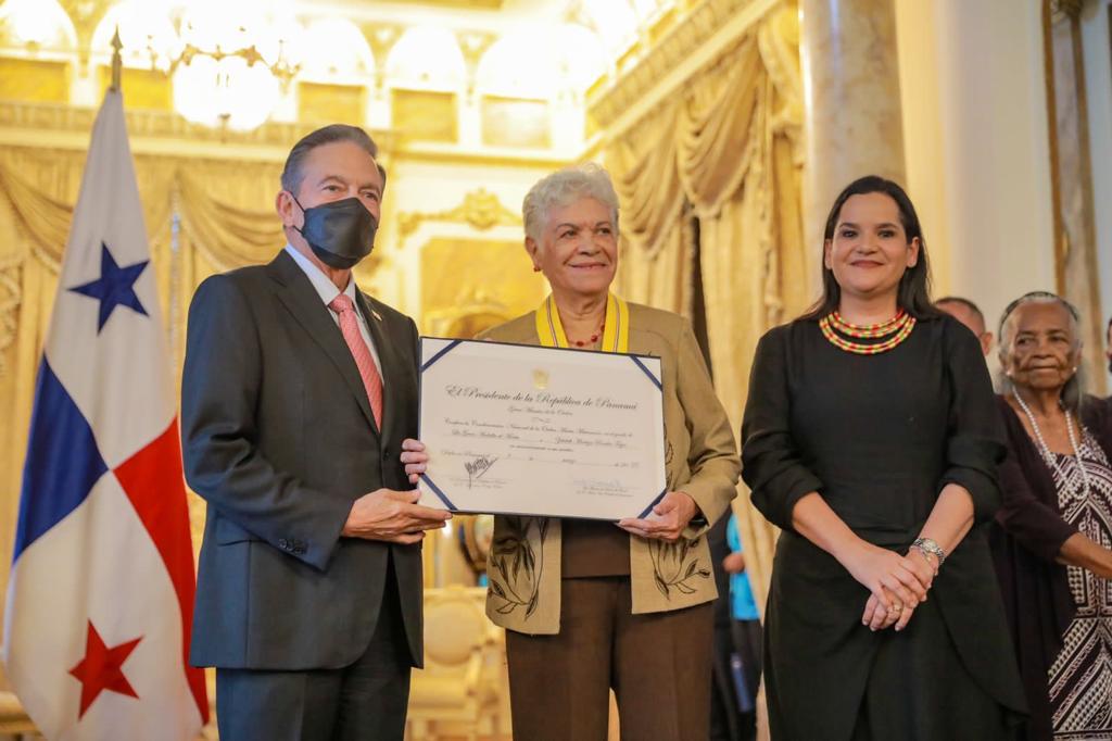 Presidente de la República impone condecoración “Marta Matamoros” a la artista Zelideth Rosales y a la sindicalista Evangelista Gutiérrez 4 WhatsApp Image 2023 05 16 at 4.43.50 PM 2