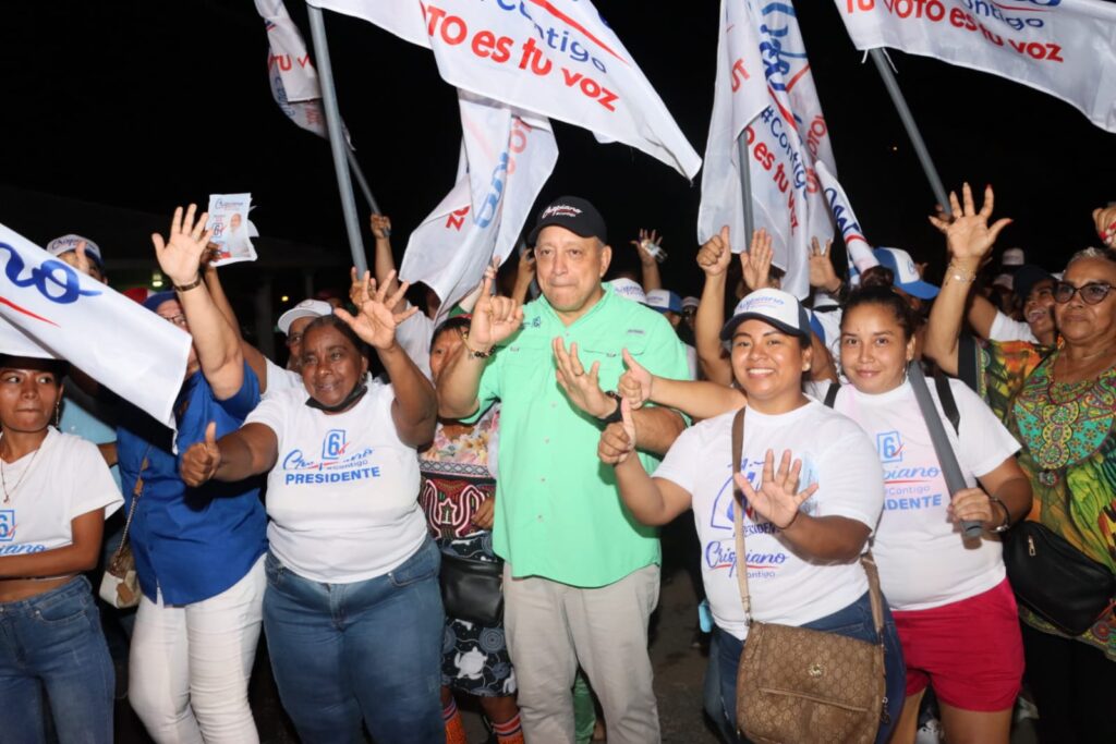 El PRD de Omar no se rinde ni se raja, indicó el precandidato presidencial por el PRD, Crispiano Adames, en el corregimiento 24 de Diciembre. 2 WhatsApp Image 2023 05 31 at 6.29.34 AM 1