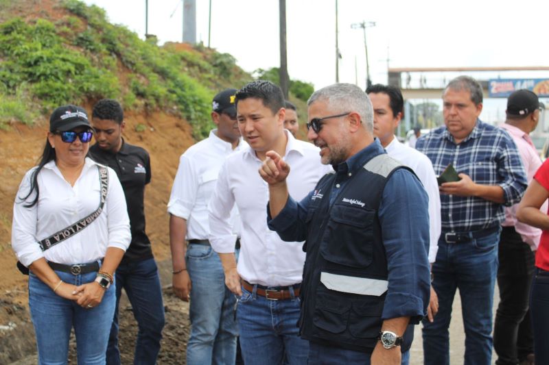 Ministro Rafael Sabonge supervisa avances en proyectos de inversión en la provincia de Colón 2 recrrido proyecto calles de distrito de Colon