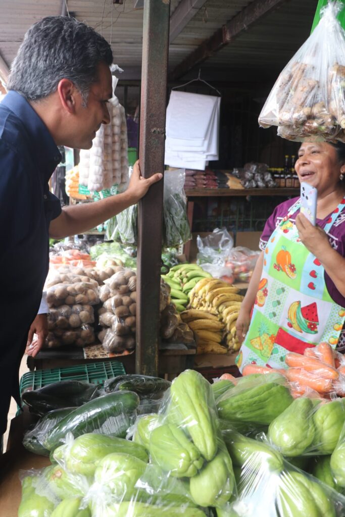 Chiricanos exponen sus principales problemas a Lombana 2 WhatsApp Image 2023 10 17 at 6.15.02 PM