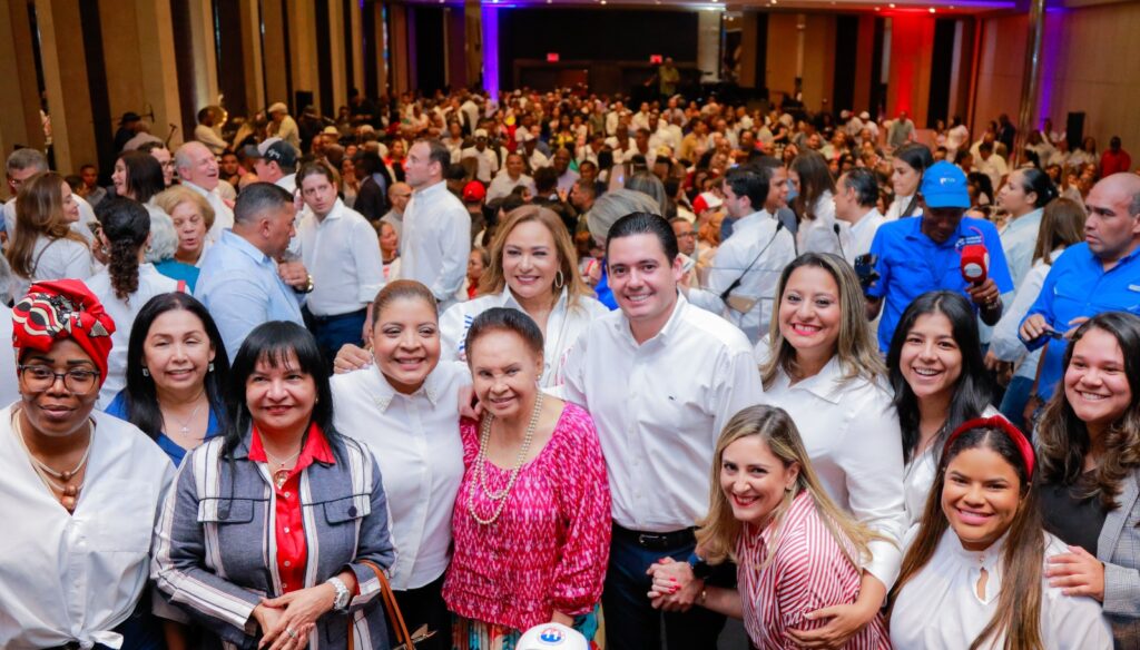 Gaby Carrizo reitera su defensa a la familiaLa sociedad en Panamá crece y se desarrolla con la familia como eje rector 3 WhatsApp Image 2023 10 19 at 4.16.04 PM