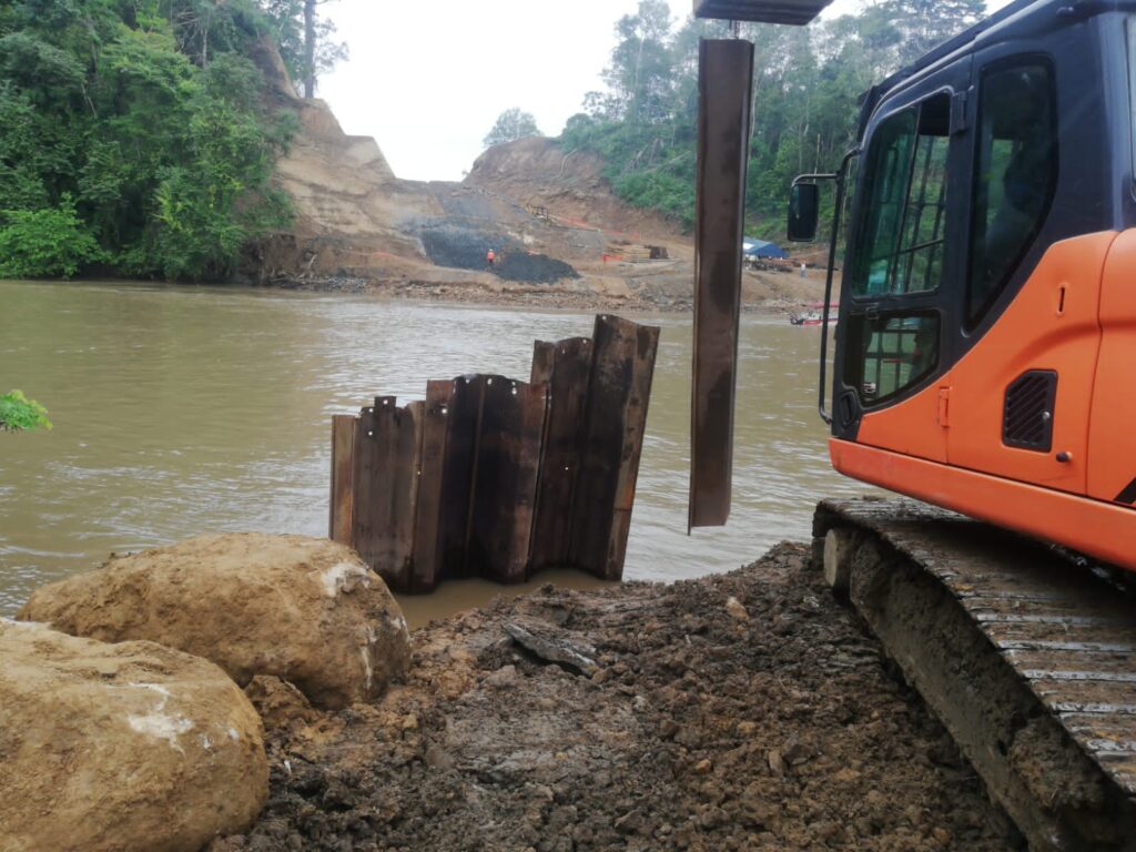 5.Instalacion de tabla estacas en eje 3 Chucunaque