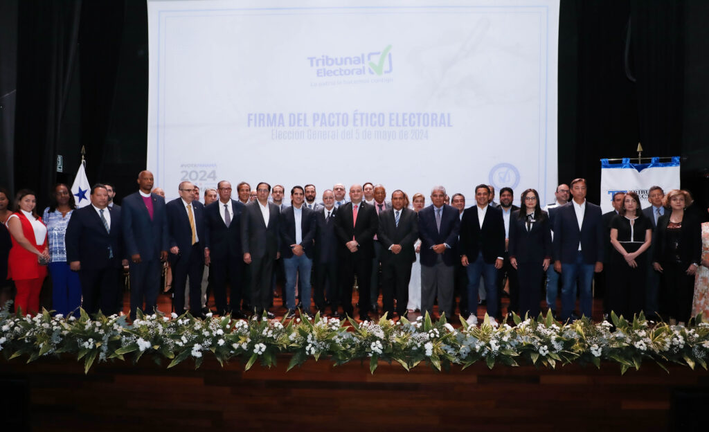 Firma del Pacto Ético Electoral 4 Firma 5