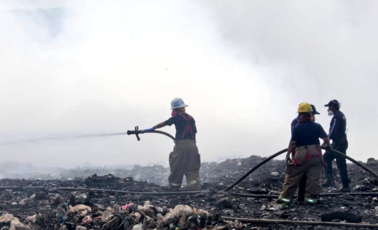 Denuncian penalmente a ministro de Salud, de Ambiente y administrador de la AAUD por el incendio en Cerro Patacón 2 GEde uEWIAk7ec0 770x470 1