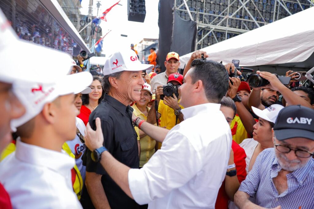 Gaby Carrizo: ‘Aquí estoy con más fuerza y energía para ganar las elecciones’ 2 GFcjmaAXAAA7m7O 1024x683 1
