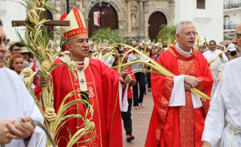 Monseñor José Domingo Ulloa pidió por los migrantes en este Domingo de Ramos 3 GJdDkUIXgAAsEML 770x470 1