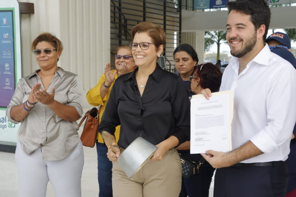 Grace Hernández renuncia a su fuero penal electoral en el circuito 8-4 3 WhatsApp Image 2024 03 13 at 9.38.13 AM 1