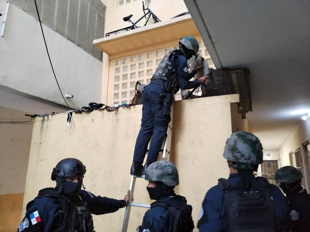 16 personas aprehendidas en Operación Barrabás entre ellas 13 pandilleros 2 WhatsApp Image 2024 03 22 at 10.38.23 AM 1 1024x768 1