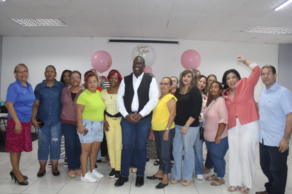 Alex El Negro Fino, impulsa el seminario Desbloquea tu Mente, para el empoderamiento femenino. 2 WhatsApp Image 2024 03 23 at 1.40.49 PM 1024x682 1