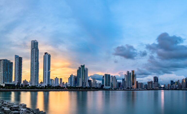 Fitch Ratings: Panamá pierde el grado de inversión tras cierre de mina 2 propuestas 770x470 1