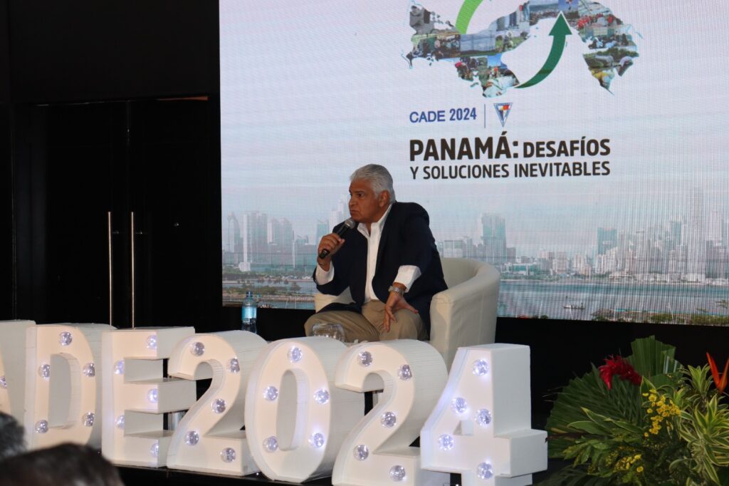 Durante Cade 2024-Mulino hace llamado a dejar las peleas políticas atrás y presenta plan para reactivar la economía 2 WhatsApp Image 2024 04 10 at 5.48.17 PM