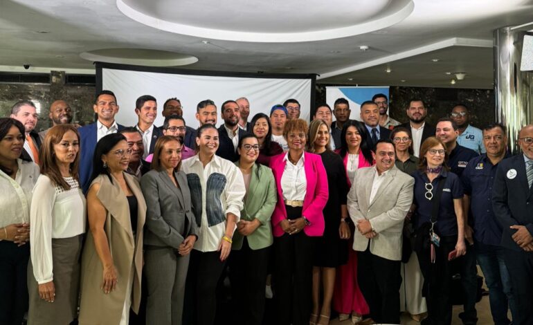 56 candidatos a diputados firman compromiso por la transparencia legislativa 2 20240430 152604 770x470 1