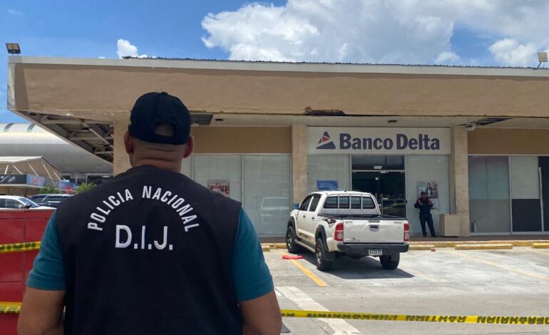 Un herido en un intento de robo al Banco Delta de la 24 de Diciembre 2 WhatsApp Image 2024 05 02 at 11.40.35 AM 770x470 1