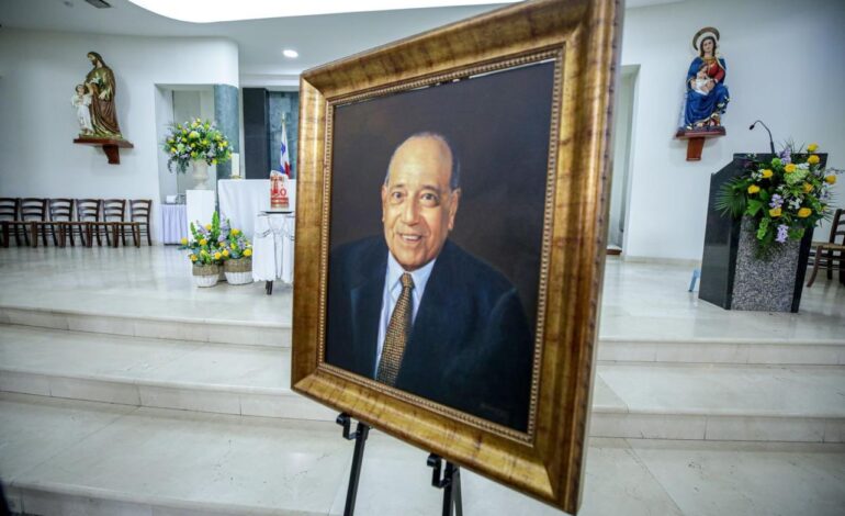 Realizan las honras fúnebres del político Samuel Lewis Galindo 3 politica 770x470 1