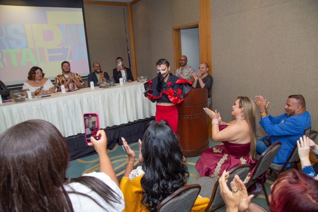 Caazi se convierte en el embajador del Panamá Pride 2024 3 reino 1024x682 1