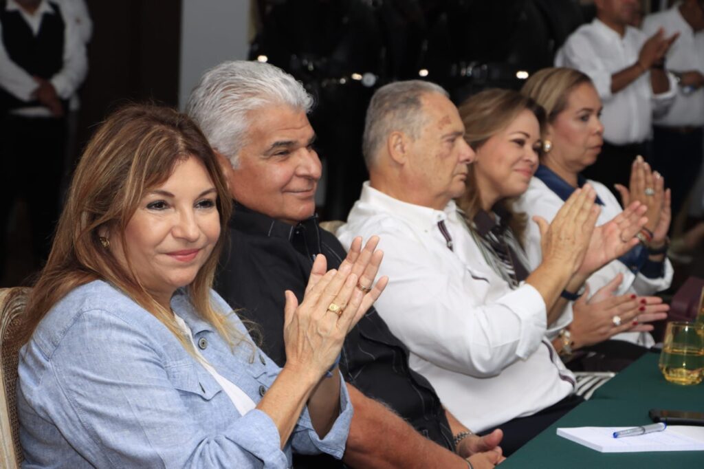 Mulino comparte con empresarios sus planes para el desarrollo de Chiriquí y Bocas del Toro 2 WhatsApp Image 2024 08 29 at 7.19.01 PM