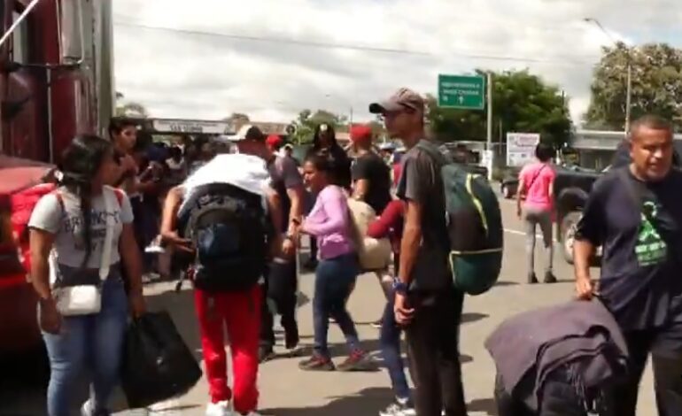 Migrantes irregulares intentan cruzar Panamá rumbo a Sudamérica 2 migrantes 770x470 1