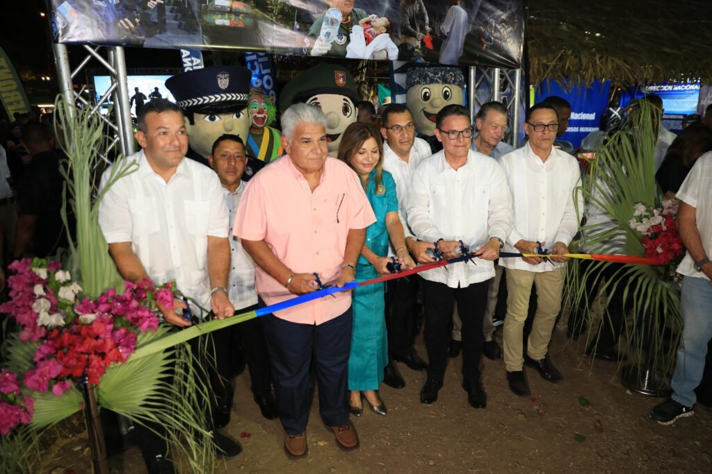 Presidente Mulino inaugura Feria de Azuero donde destaca mejores días para la región 2 WhatsApp Image 2025 04 25 at 2.18.12 PM 1