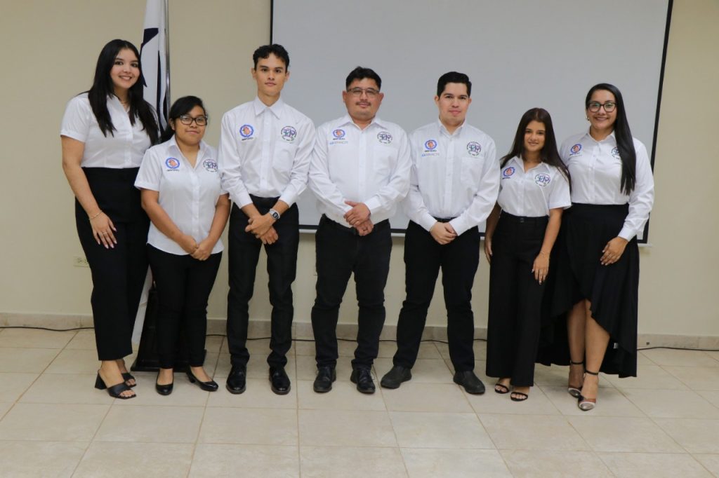 UTP usa inteligencia artificial para monitorear pollos de engorde en galeras 3 El equipo de investigacioin 1024x682 1