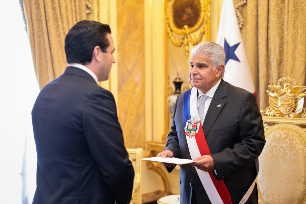 Nuevos embajadores presentan credenciales al presidente Mulino 2 WhatsApp Image 2025 05 05 at 2.23.49 PM
