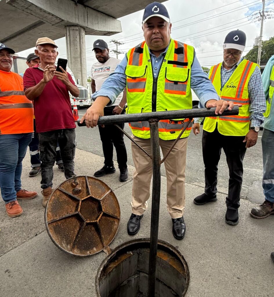 Más de 9 mil residentes de 24 de Diciembre ya cuentan con agua potable 24/7 tras 30 años de espera 2 WhatsApp Image 2025 05 08 at 11.29.02 AM