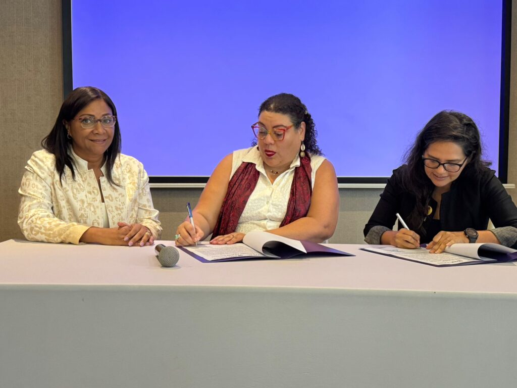 CIMUF y Esri Panamá firman convenio de cooperación para promover la justicia social a través de la tecnología geoespacial 2 WhatsApp Image 2025 05 15 at 12.12.26 PM