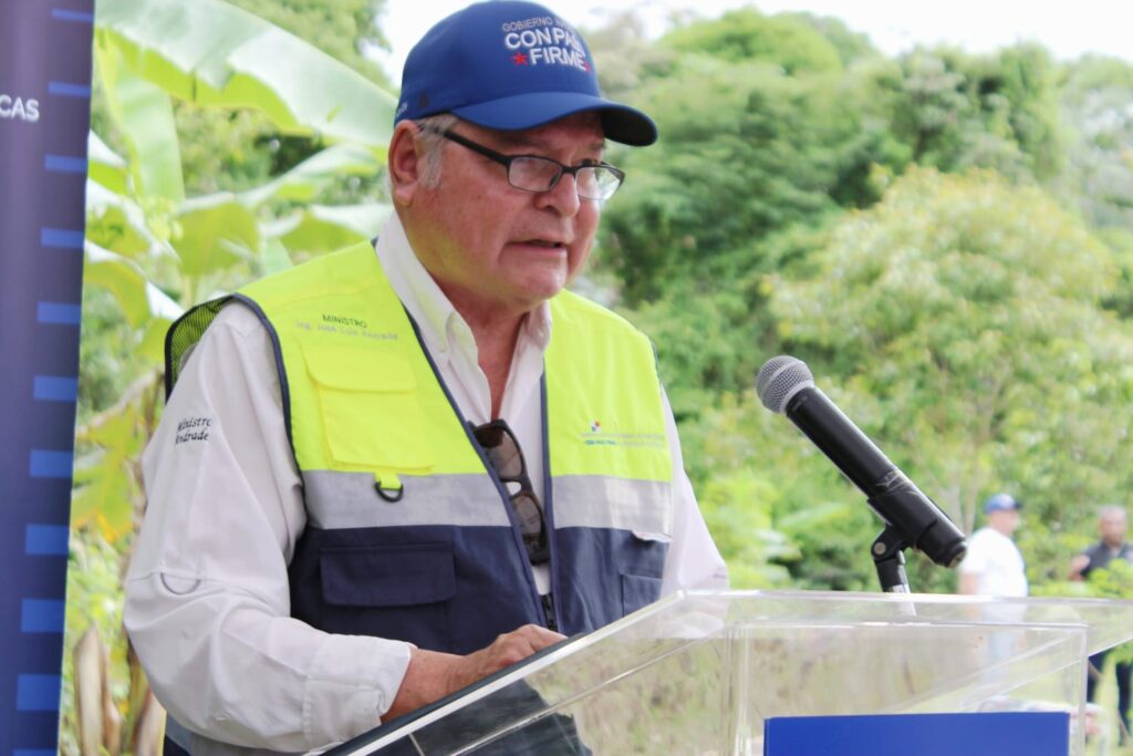Ministro Andrade inaugura puente peatonal en El Nanzal que beneficiará a más de 2 mil personas en Veraguas 3 2 34