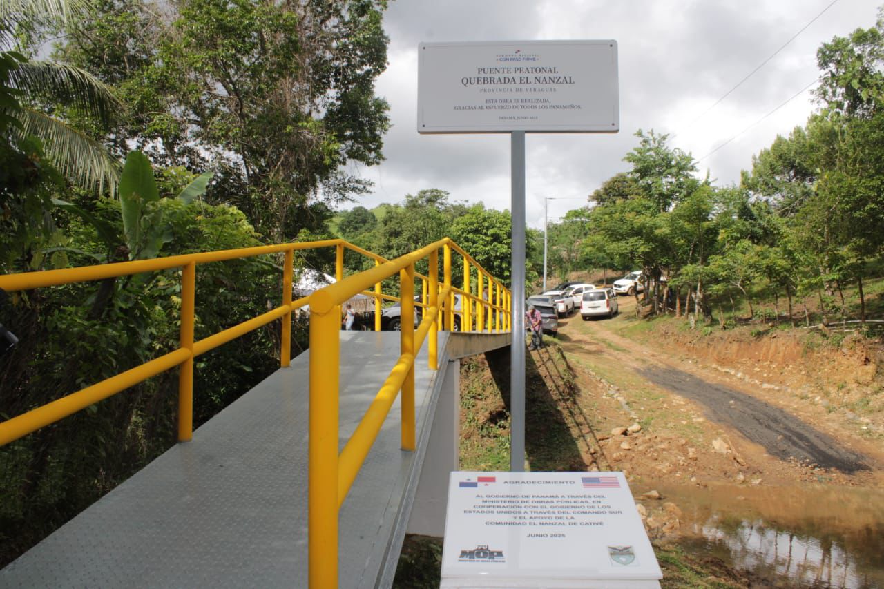 Ministro Andrade inaugura puente peatonal en El Nanzal que beneficiará a más de 2 mil personas en Veraguas 1 3 28