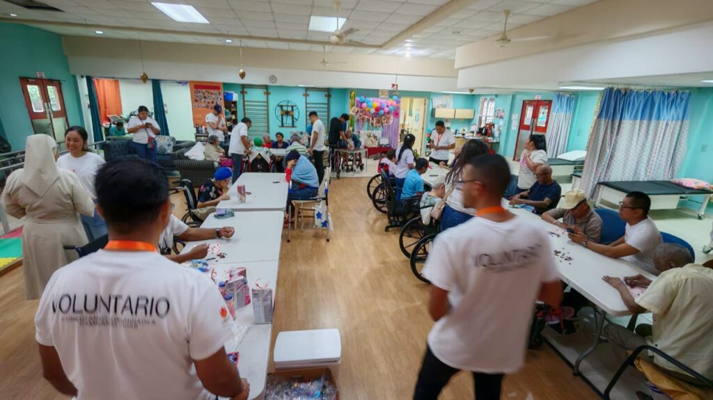 Voluntarios de +Móvil refuerzan lazos de solidaridad con adultos mayores del Hogar Bolívar 3 Hogar6 bingo 1024x575 1