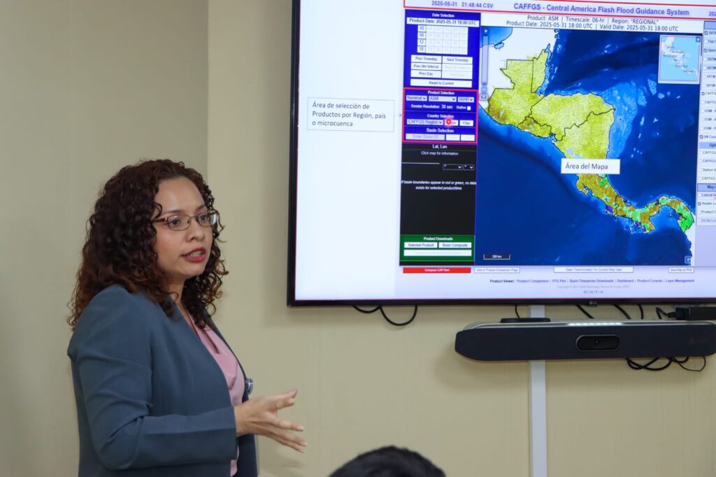 Personal del IMHPA se capacita en Sistema Guía de Crecidas Repentinas de América Central -CAFFGS 2 Imagen de WhatsApp 2025 06 06 a las 12.41.18 3fa36171