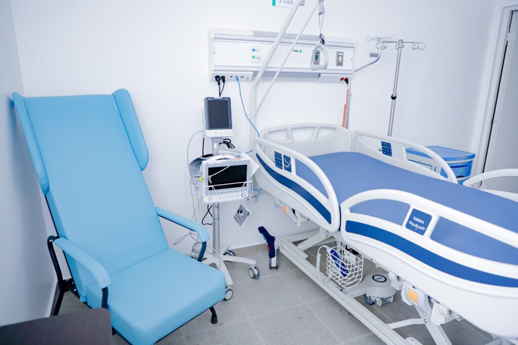 CSS habilita moderna sala para brindar atención de la más alta calidad a pacientes trasplantados 3 WhatsApp Image 2025 06 02 at 9.46.59 AM 1 1024x683 1