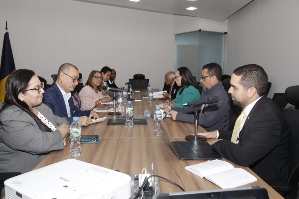 Concluye sexta reunión para modificar Ley General de Carrera Administrativa 3 WhatsApp Image 2025 06 13 at 3.27.41 PM