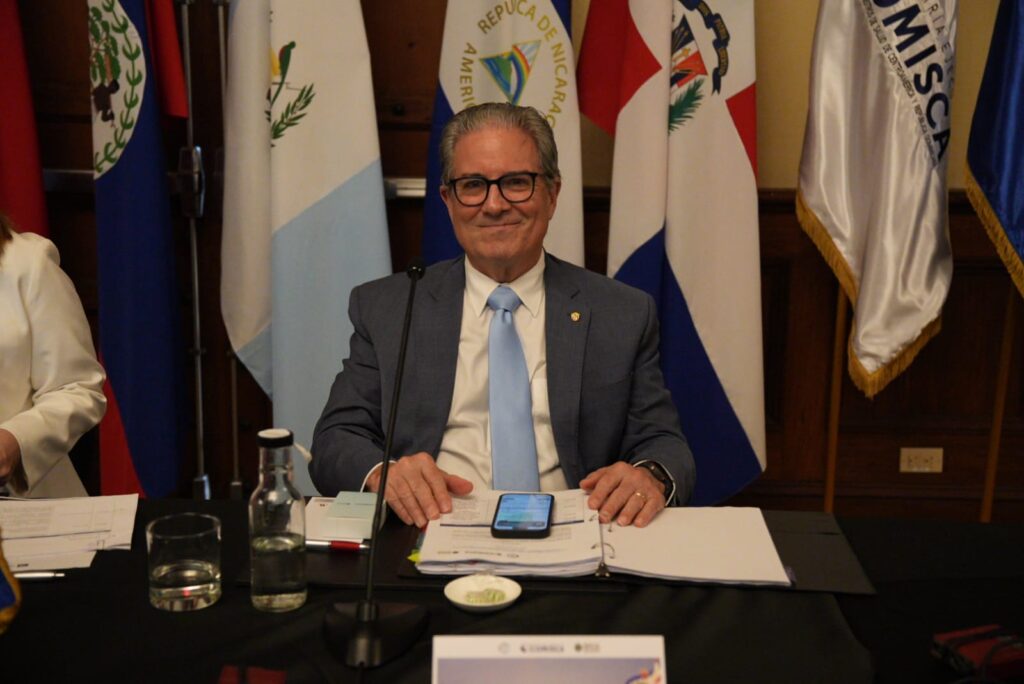 Panamá asume la Presidencia Pro-Témpore del Consejo de Ministros de Salud de Centroamérica y República Dominicana (COMISCA) 2 WhatsApp Image 2025 06 19 at 2.16.54 PM