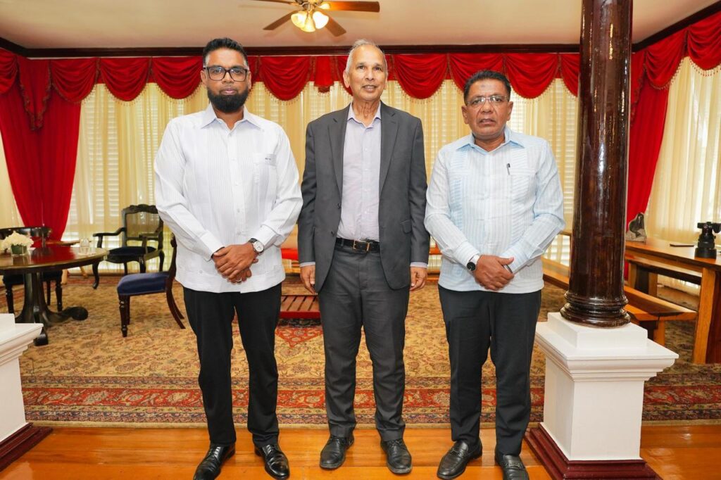 En visita a Panamá, candidato de Guyana a la Dirección General del IICA se reúne con ministro del MIDA Roberto Linares e informa planes para organismo 2 WhatsApp Image 2025 06 21 at 7.27.07 PM