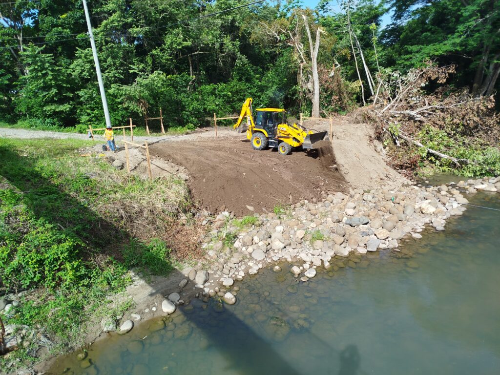 MOP inicia la construcción del puente vehicular sobre el río Zaratí en Penonomé 3 3. 1