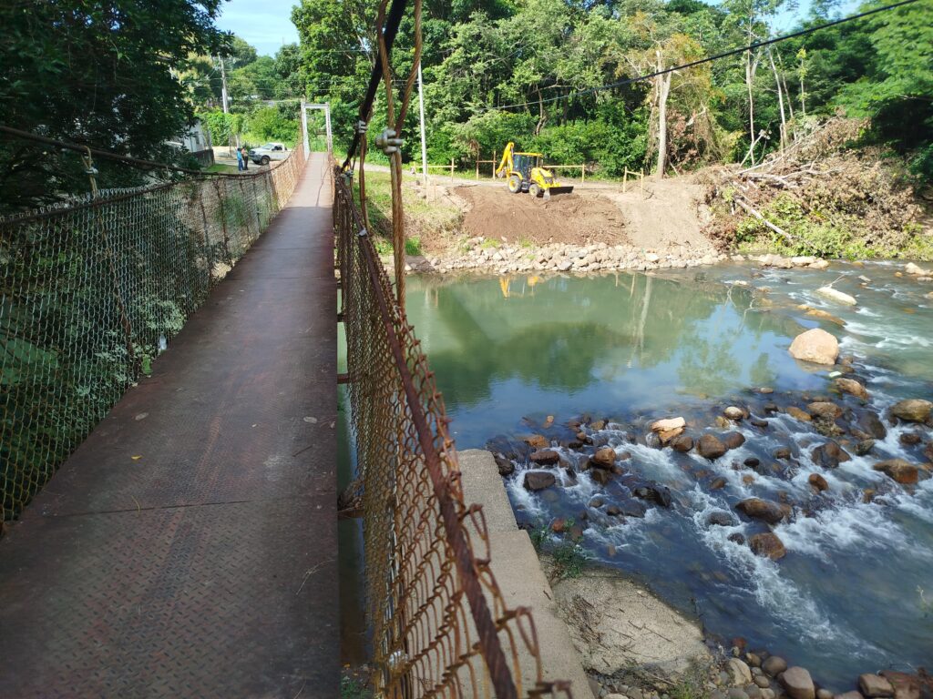 MOP inicia la construcción del puente vehicular sobre el río Zaratí en Penonomé 4 4 15