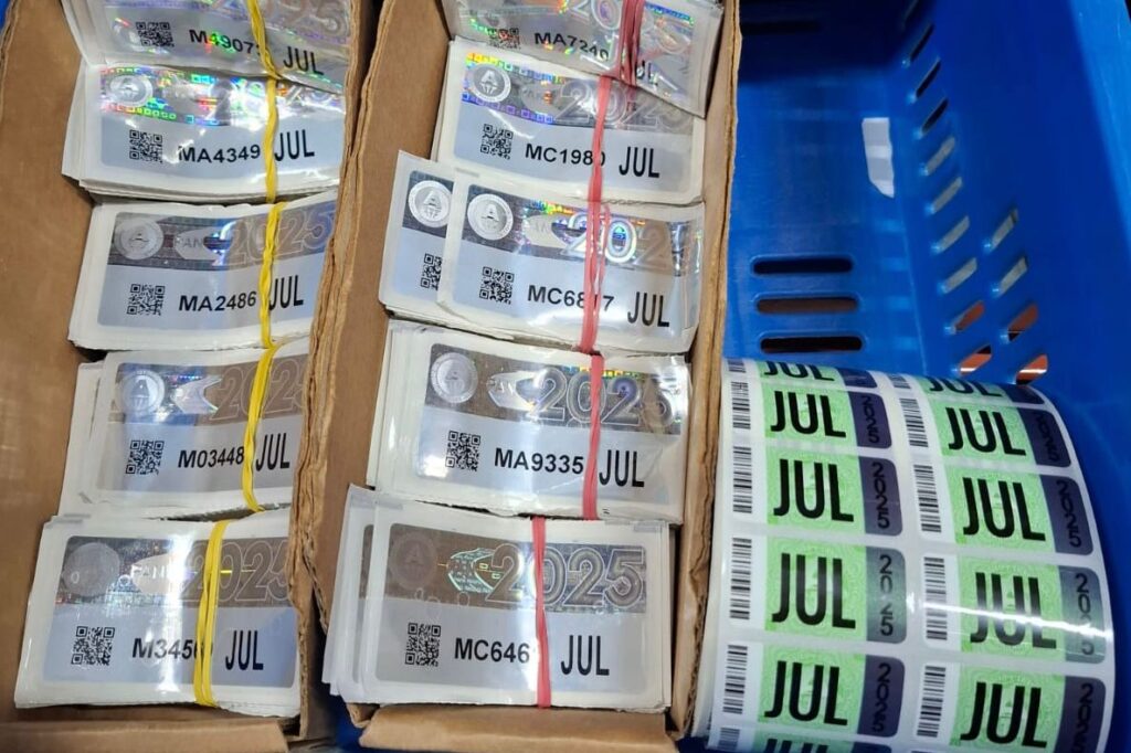 La Alcaldía recuerda a propietarios de vehículos retirar sus calcomanías a tiempo 2 PHOTO 2025 07 15 11 10 45