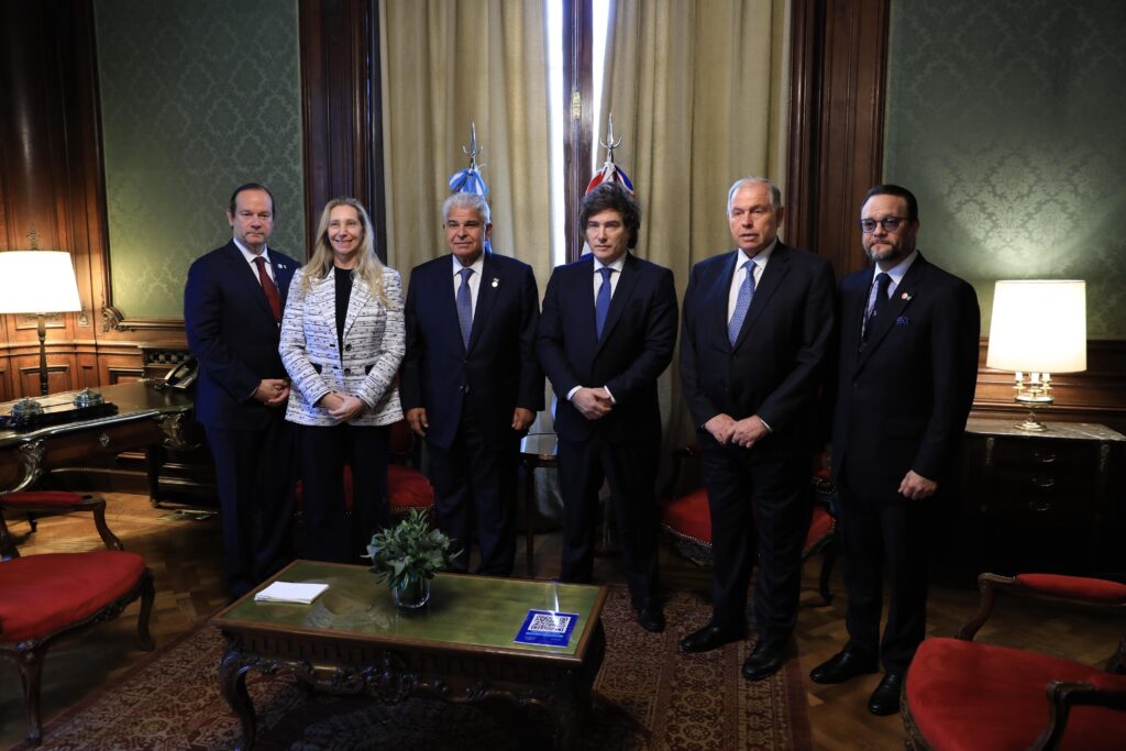 Encuentro Milei-Mulino: Argentina ofrece a Panamá cooperación para transferencia de conocimiento agrícola 3 WhatsApp Image 2025 07 03 at 11.51.22 AM 1