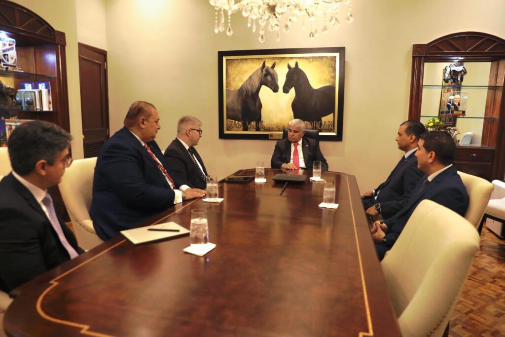 Mulino comparte con el Secretario General de OACI sus planes para modernizar la aviación civil 3 WhatsApp Image 2025 07 08 at 2.58.26 PM 1