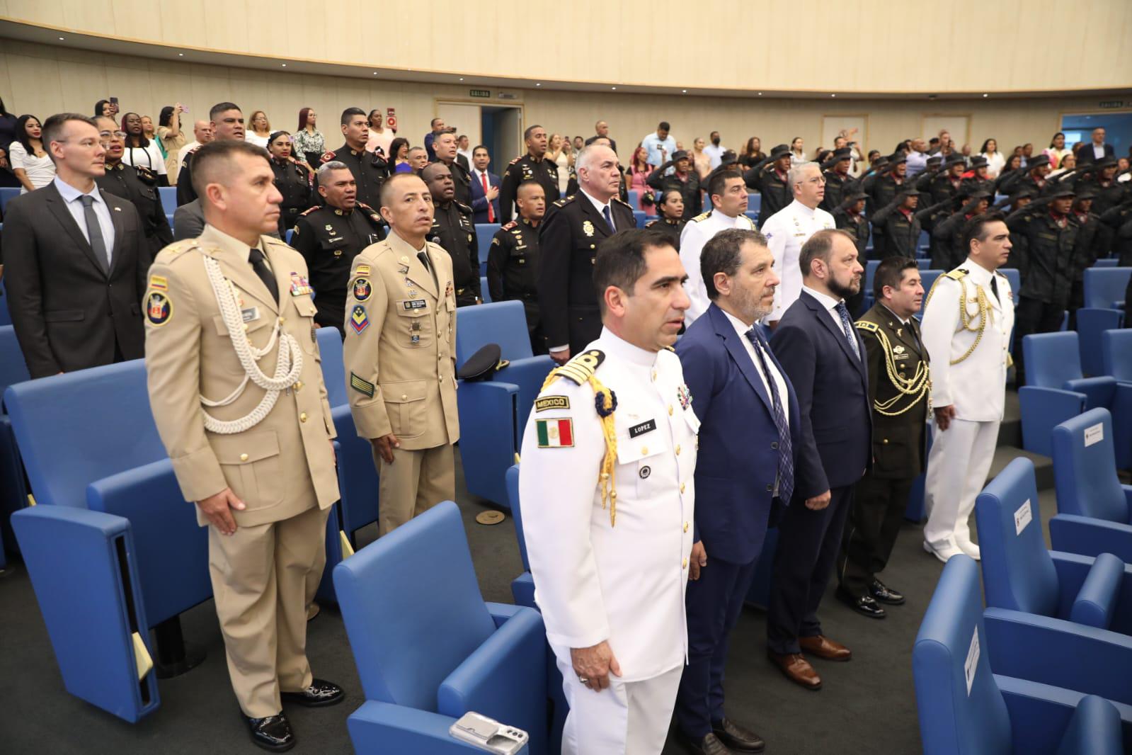 Ministro Orillac juramenta a 114 nuevas unidades del SPI 1 WhatsApp Image 2025 07 24 at 1.29.19 PM