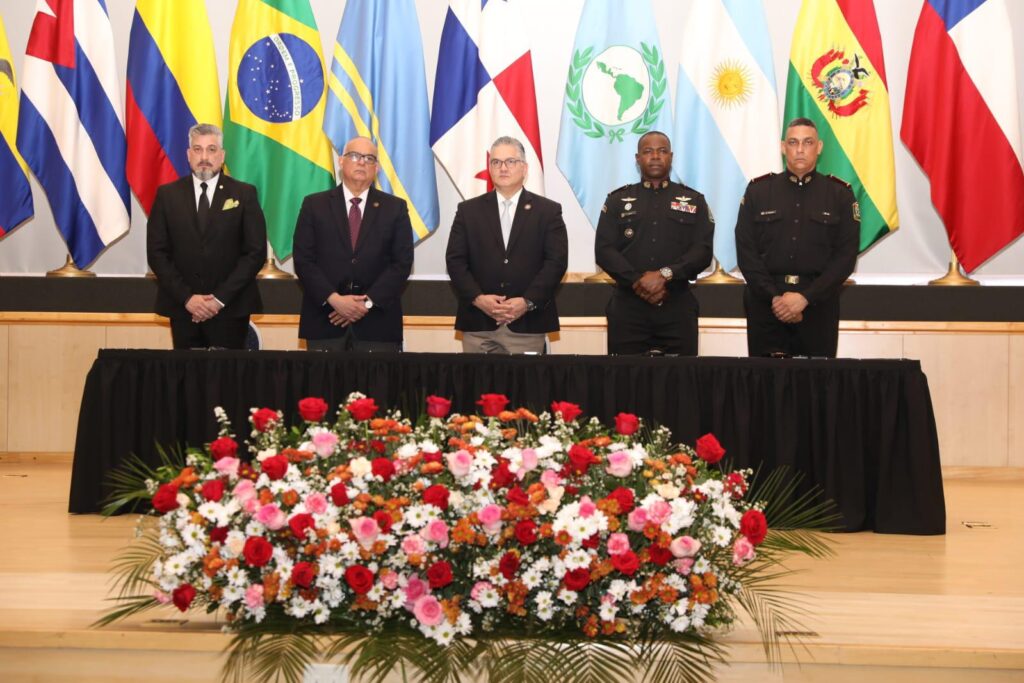 Ministro Orillac juramenta a 114 nuevas unidades del SPI 4 WhatsApp Image 2025 07 24 at 1.29.20 PM 1